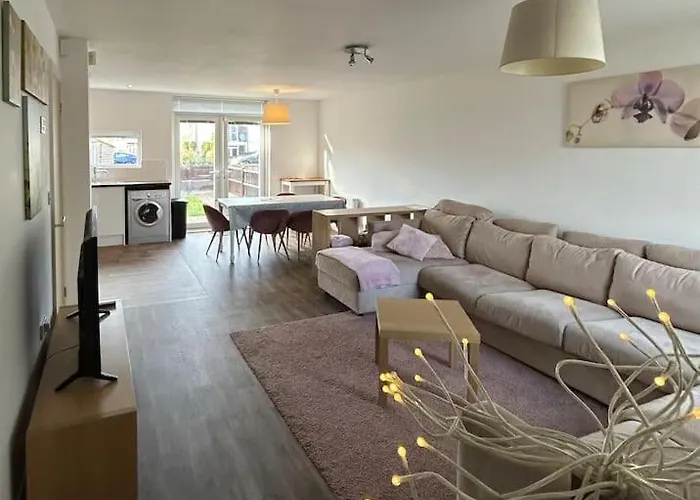 別荘 Great House + Air Conditioning + Free Car Parking *