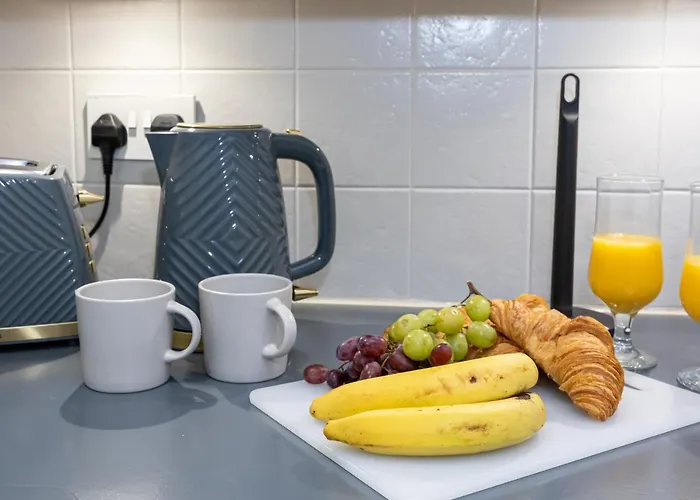 The Burton- Free Gated Parking مانشستر