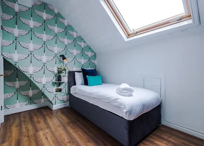 Spacious And Modern 5 Bedroom House Ferienhaus Manchester