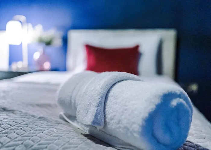 Spacious And Modern 5 Bedroom House