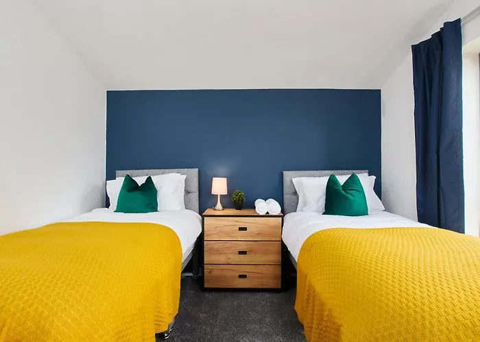 Fabulous 5 Bed House W Parking 펜션 맨체스터