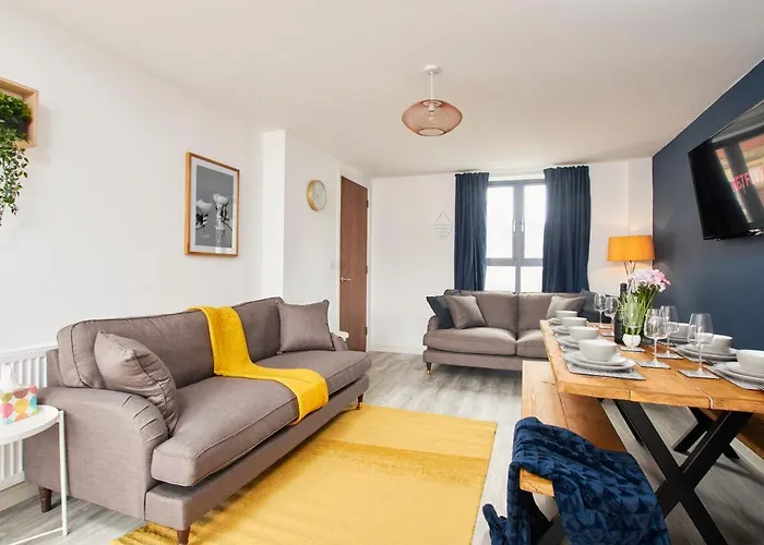 Fabulous 5 Bed House W Parking * 맨체스터