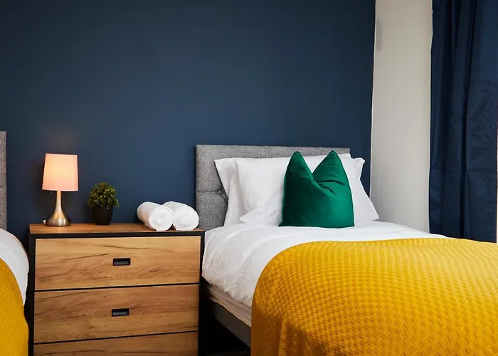 펜션 Fabulous 5 Bed House W Parking