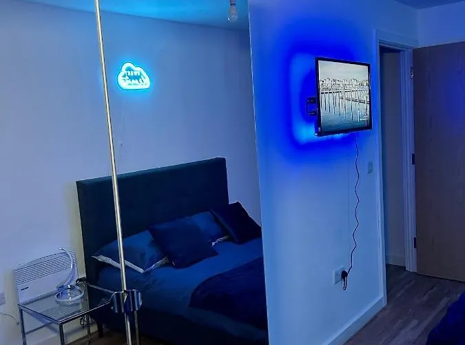 Salford Quays Apartment, * Манчестер