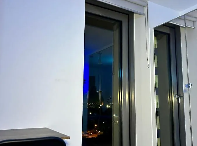 Апартаменты Salford Quays Apartment, *