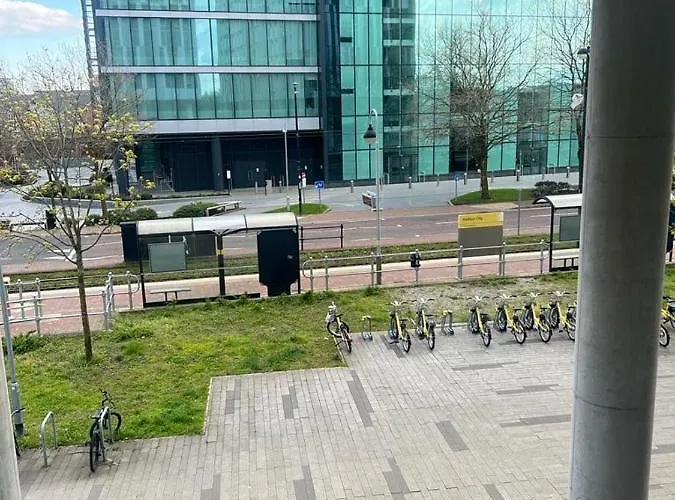 Апартаменты Salford Quays Apartment, *