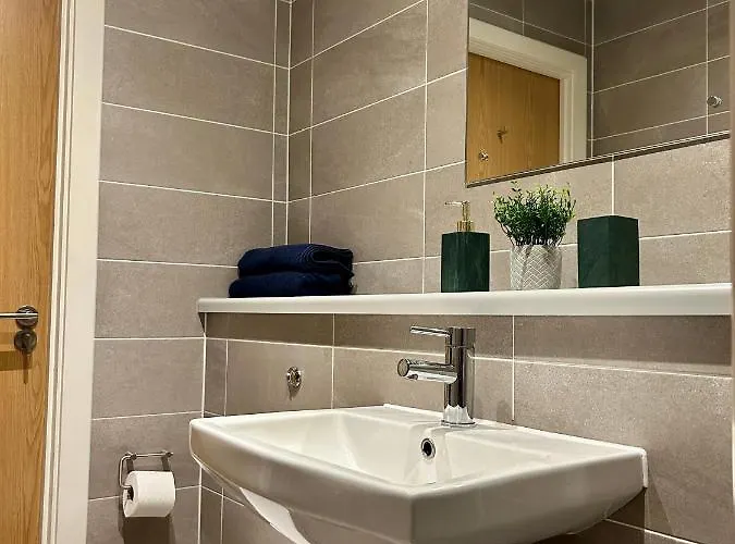 Salford Quays Apartment, * Манчестер