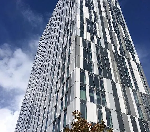 Salford Quays Apartment, *