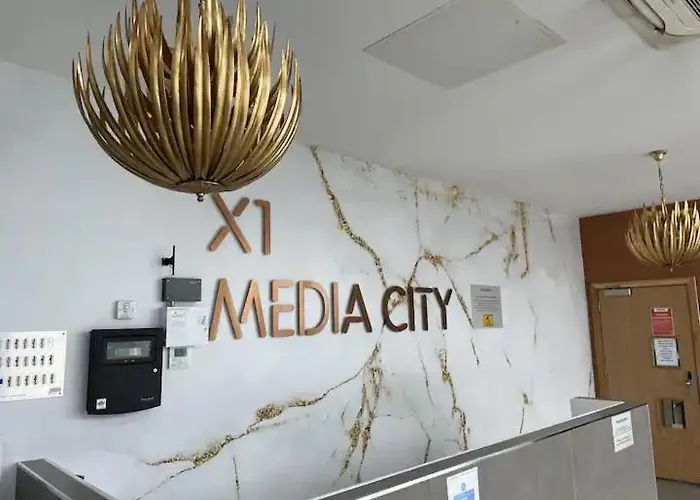 Salford Quays Apartment, *