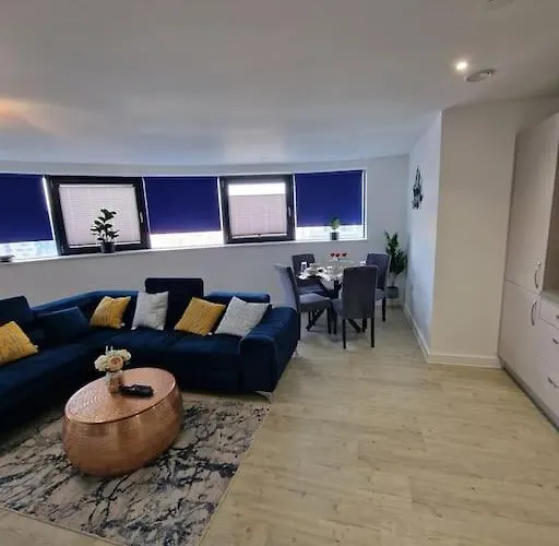 Luxury 2 Bed, 2 Bath - The Quays Apartman