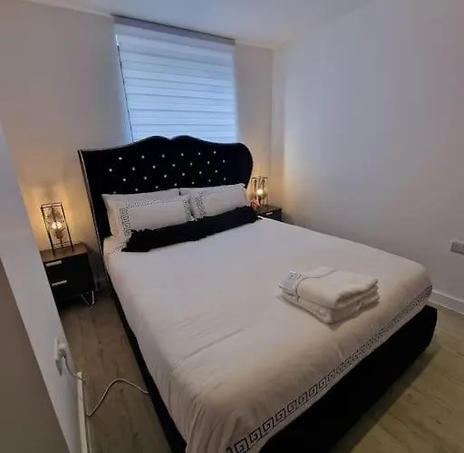 Luxury 2 Bed, 2 Bath - The Quays Apartman Manchester