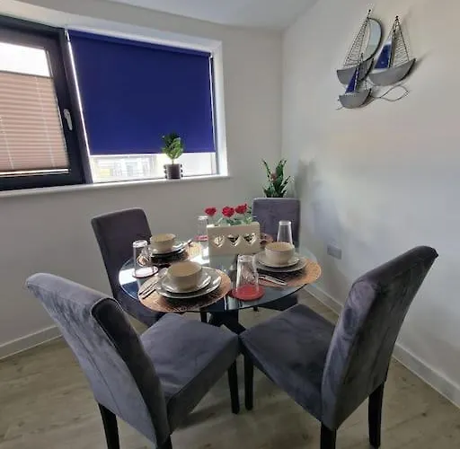 Luxury 2 Bed, 2 Bath - The Quays Apartman *