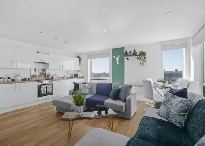 Stunning 3-bedroom Flat With Parking Апартаменты