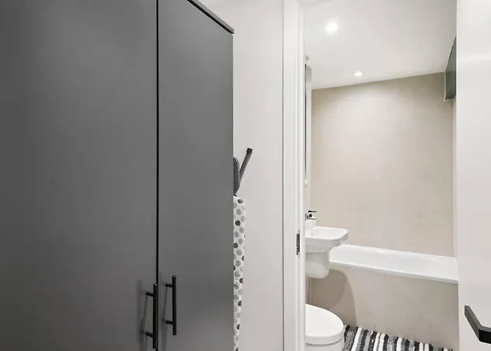 Skygardens - Stylish Duplex - Roof Garden *