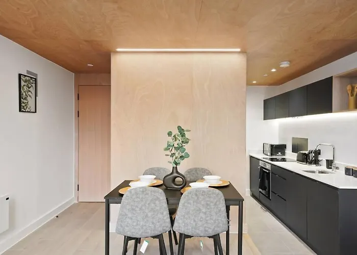 Skygardens - Stylish Duplex - Roof Garden