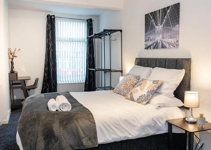 Flat In Greater Apartment *