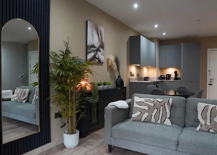 Centrally Located 2bdr Townhouse By Torr Group Short Lets & Serviced With Free Parking * Μάντσεστερ