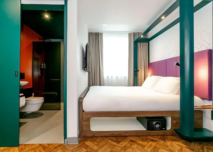 Yotel Deansgate 4* مانشستر