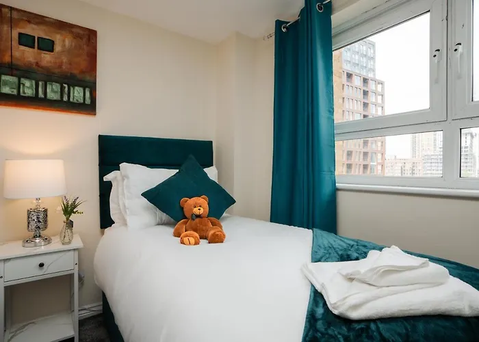 Stylish 2 Bed Flat * Manchester