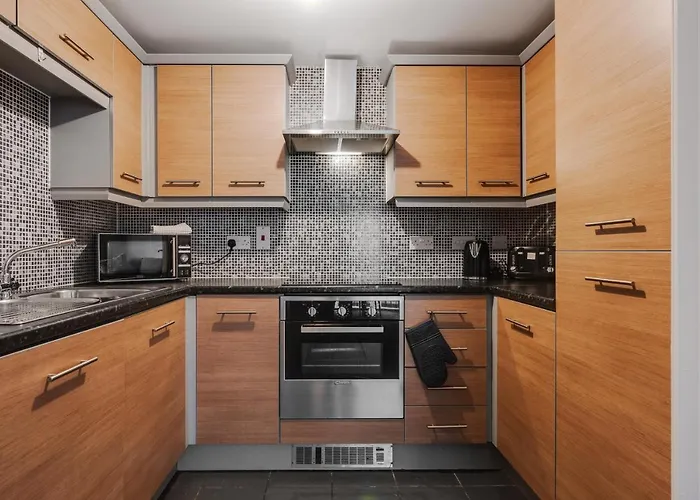 Stylish 2 Bed Flat * Manchester