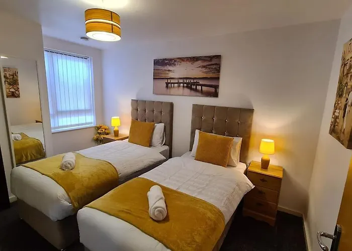 Lovely 2-bed Apt+wi-fi+parking.