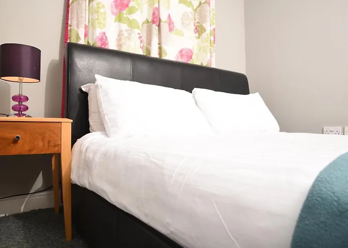 87 Rawsthorne Avenue *