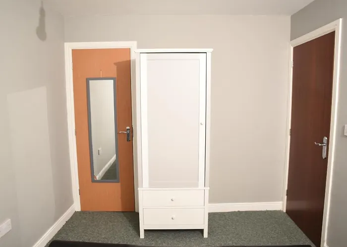 87 Rawsthorne Avenue