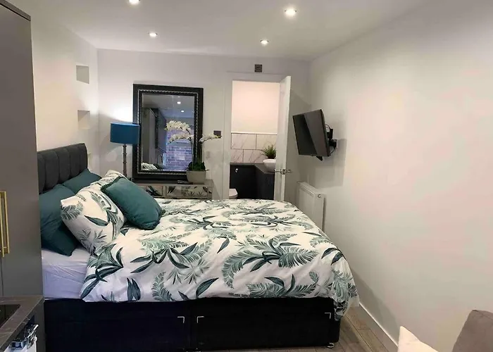 דירה Lux Private Entrance 1 Bed - Free Parking - Ideal For Coop Live, Mcr Centre, Salford Royal Hospital & Buile Hill Mansion Wedding Venue