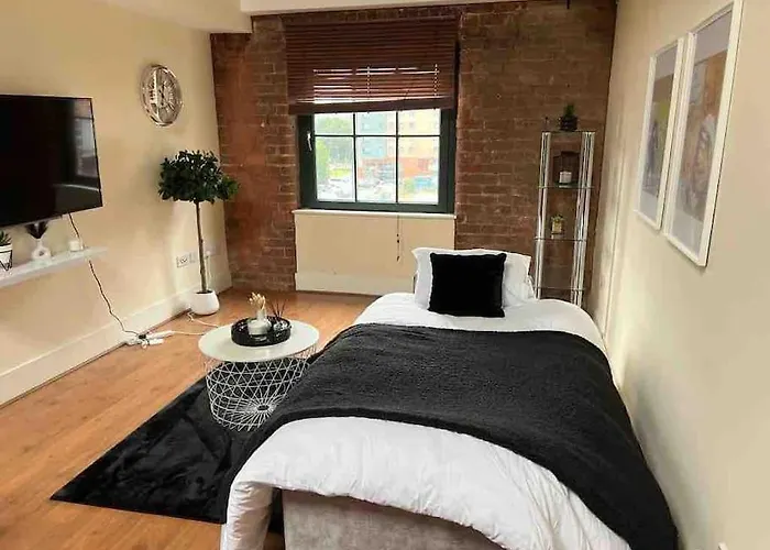 City Center 2 Bedrooms 아파트