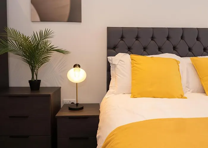 Contemporary 3 Bedrooms *