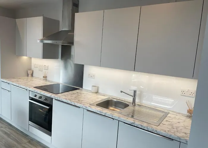 Luxury 2 Bedroom Waterside View Greater