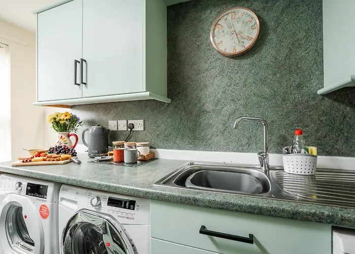 Brimmond Homes - Nr To Univ, Hospitals, O2 Apollo, Plab & 7 Mins To Centre - Stylish, Modern & Secure 2 Bed, 2 Bath With Allocated Free Parking