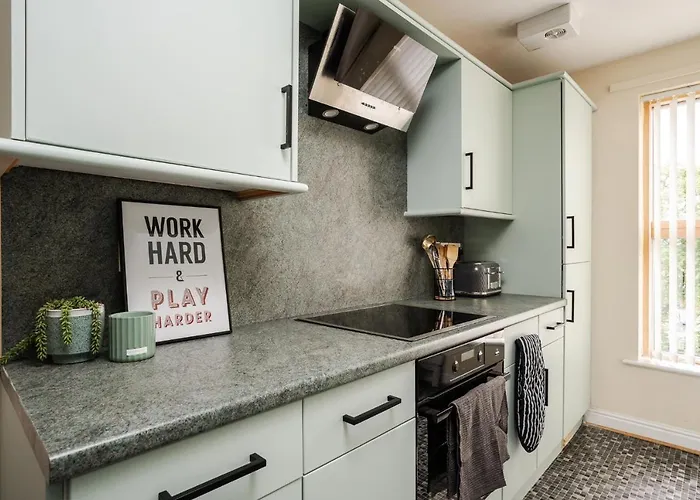 Brimmond Homes - Nr To Univ, Hospitals, O2 Apollo, Plab & 7 Mins To Centre - Stylish, Modern & Secure 2 Bed, 2 Bath With Allocated Free Parking