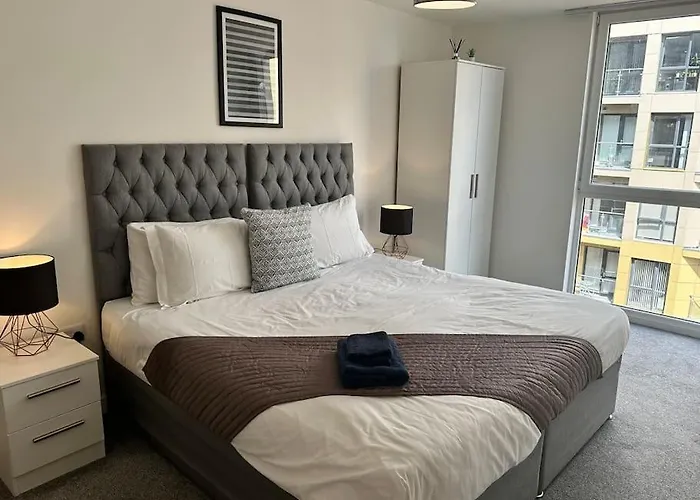 Beautiful 2 Bedroom Манчестер