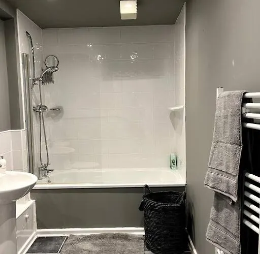 Colourful, Bright And Chic 2 Storey Lejlighed *