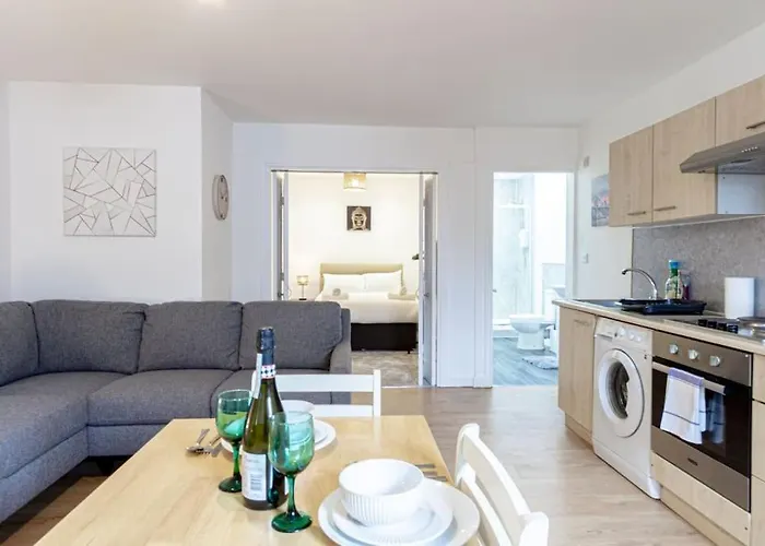 Cosy & Fully Equipped In Swinton Apartamento Mánchester