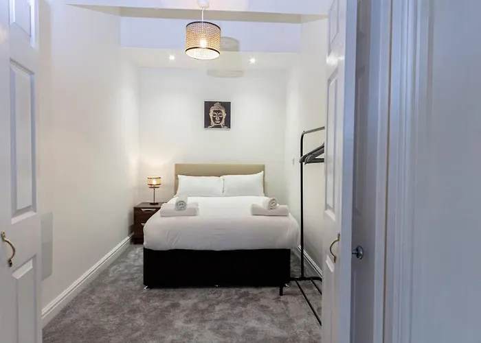 Cosy & Fully Equipped In Swinton Apartamento Mánchester