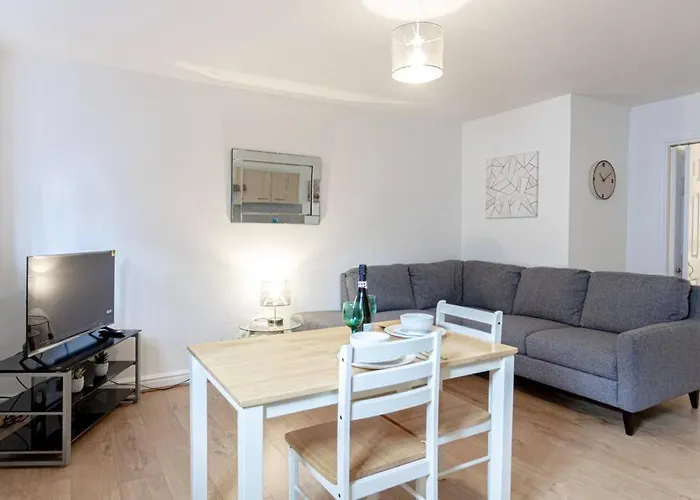 Cosy & Fully Equipped In Swinton Apartamento