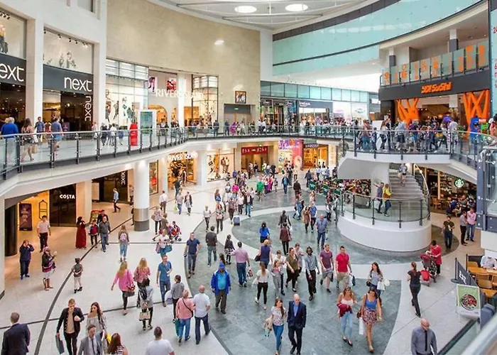 Centre Apartment, Skyline View 아파트 *