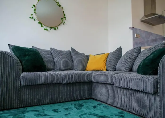 Centre Apartment, Skyline View