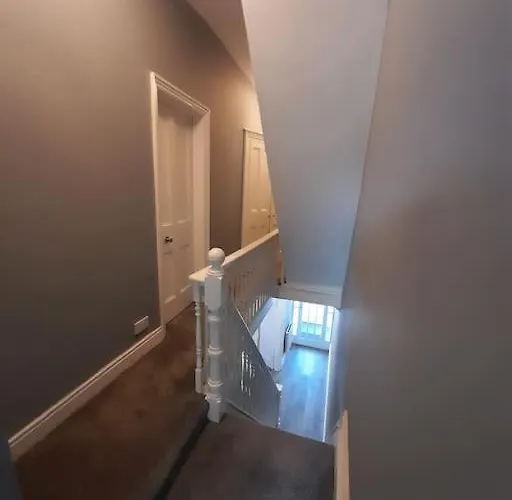 Chic 5 Double Bedroom House - 15 Min To