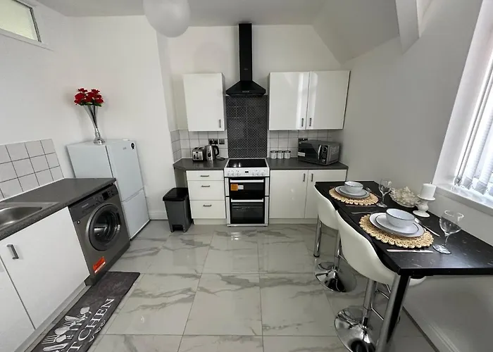 2 Bedroom Flat Close To City, Stadium And Coop Arena Mánchester