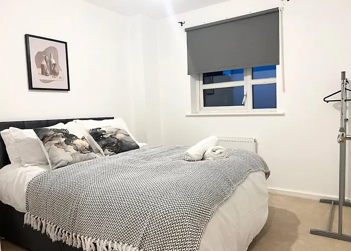 아파트 Secure Parking 3 Bedroom Stylish House With Garden *