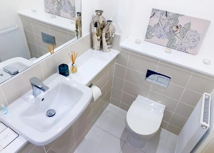 Royal At Coop Live Etihad, Sports Bed and breakfast 3*