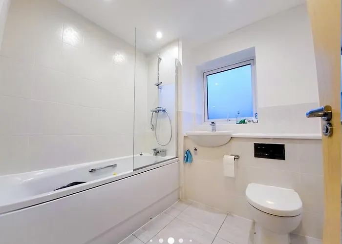 Royal At Coop Live Etihad, Sports 3*