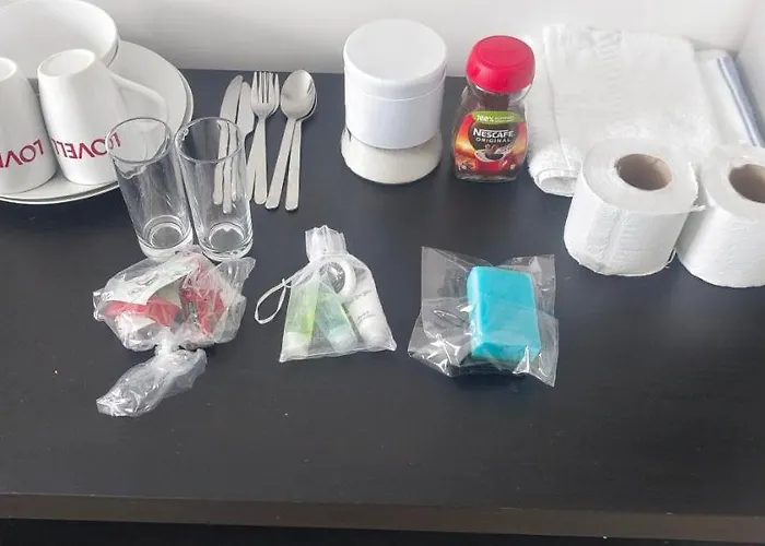 Free Car Park And Walk To Coop, Etihad , Piccadilly,free Snacks *