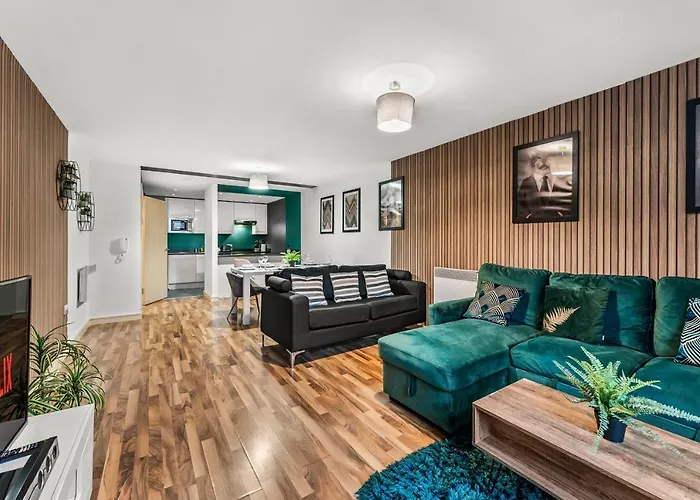 Large - Sleeps 8 아파트 맨체스터