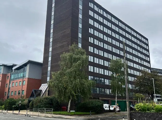 1 Bed Near Old Trafford With Free Car Park * Manchester