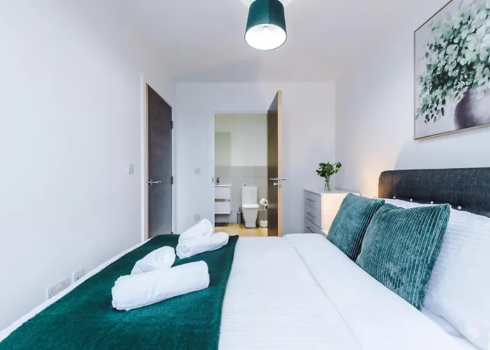 New! Stylish 2-bed In By 53 Degrees - Amazing Location, Ideal For Small Groups - Sleeps 4! Appartement Manchester