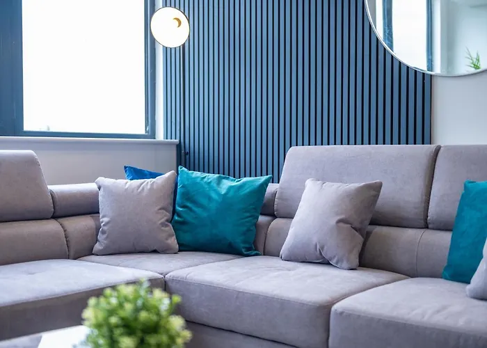 2 Bed - 5 Mins From Old Trafford